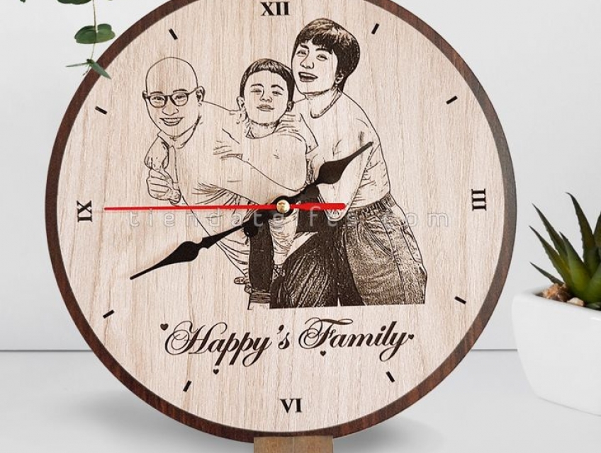 Đồng hồ gỗ để bàn Khắc tên, logo, hình ảnh làm quà tặng sinh nhật, sự kiện doanh nghiệp