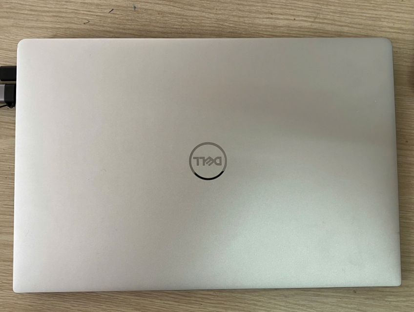 kẹt tiền cần bán siêu phẩm Dell XPS 13 9305 Ultra HD Touch Display i7