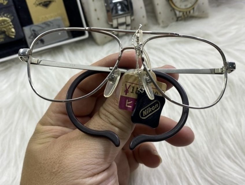Địa chỉ bán gọng kính cận theo độ tuổi hàng chính hãng Nhật Bản giá