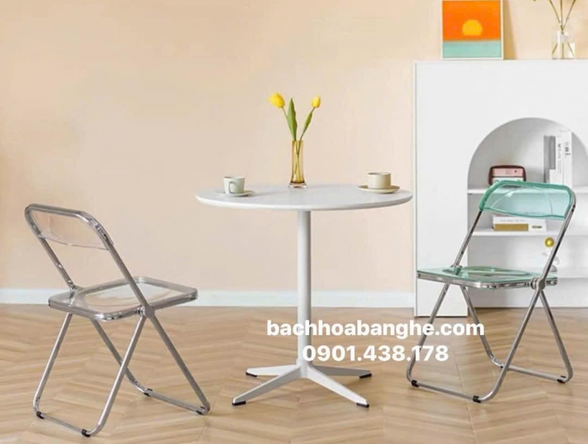 Bộ bàn tròn màu trắng ghế xếp trong suốt cafe tiếp khách cửa hàng