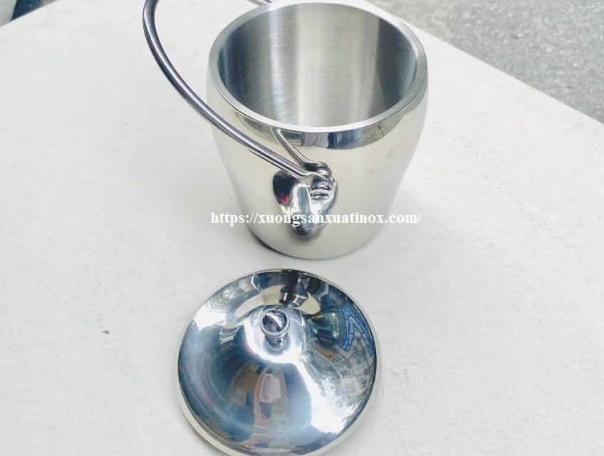 Xô đá inox phương pháp trữ đá mùa hè hiệu quả.