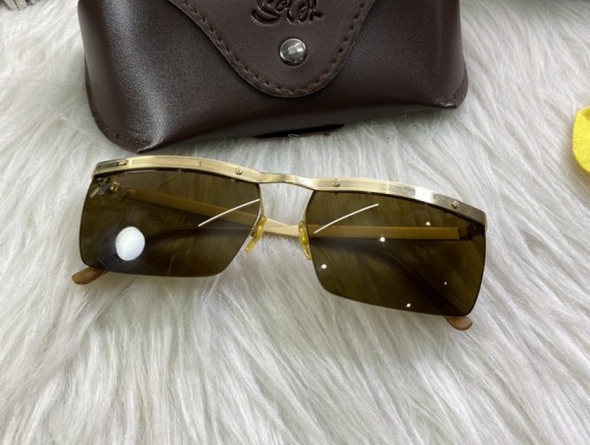 Kính cổ ahgha chính hãng hàng anh mạ vàng 14k còn đẹp bản to rẻ