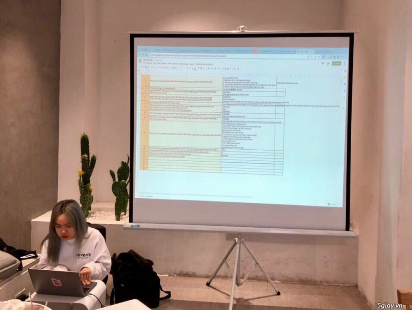 Sửa máy chiếu Hà Nội đèn máy chiếu chất lượng