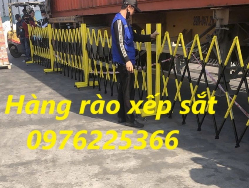 Sản xuất hàng rào xếp kéo tay giá rẻ tại Hà Nội