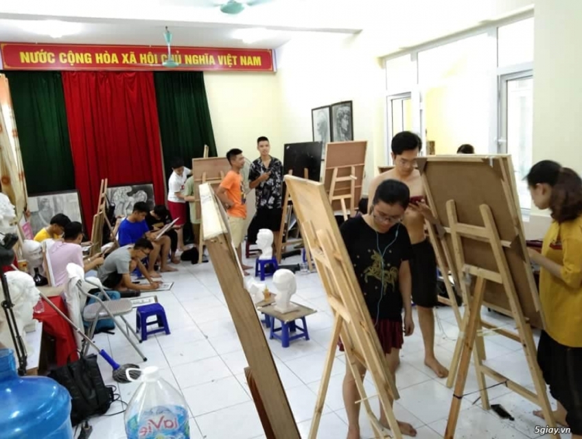 Trung tâm dạy vẽ ôn thi cấp tốc