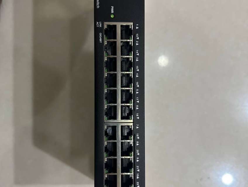 Bộ chuyển mạch Switch CISCO SG95-24 24-port