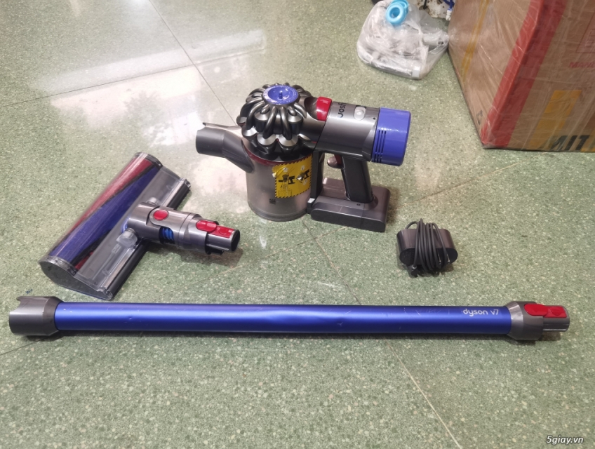 Hút bụi Dyson V7 đẹp, hút mạnh, đã vệ sinh kĩ: mua về là xài