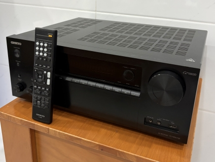 Amply Onkyo TX-NR676E, Model mới đời lớn