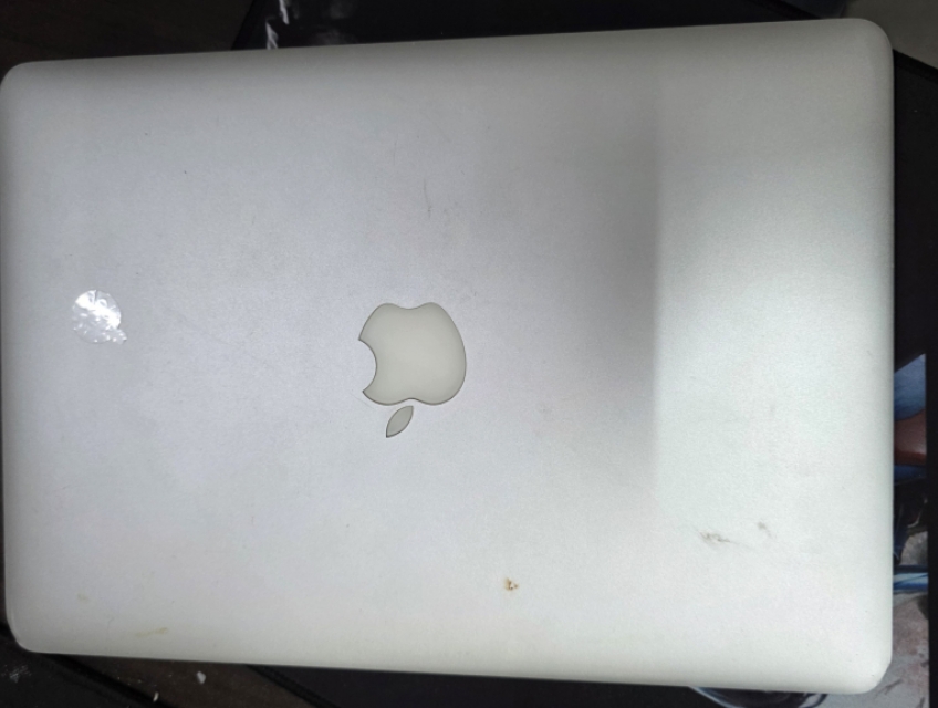 Bán xác MacBook Pro A1502, hỏng màn hình.  128G SSD, RAM 8GB Giá 1tr