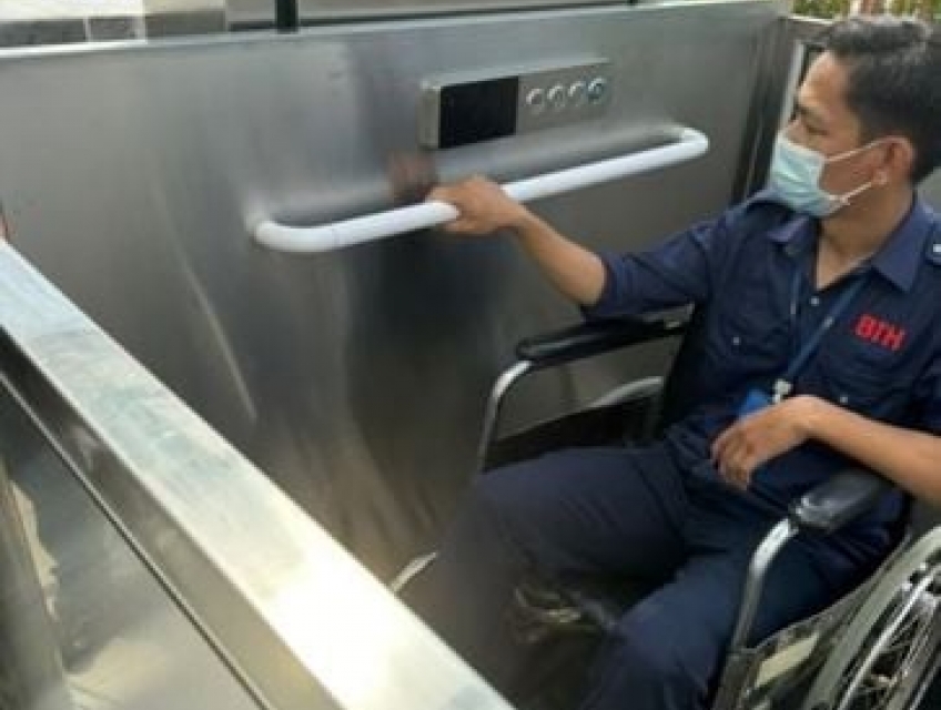 Giải pháp di chuyển nhân văn: Thang máy dành cho người khuyết tật