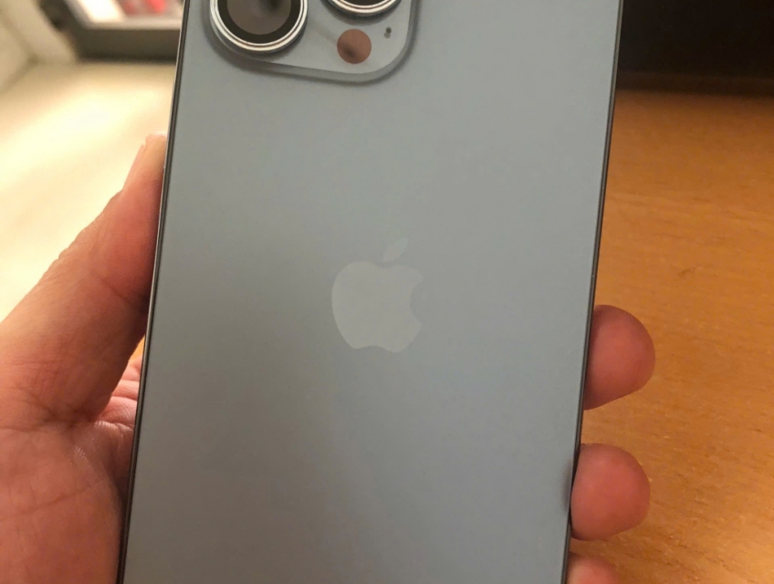 Cần bán iphone 13 pro max 256GB SIERRA BLUE hàng VN full zin áp 100%.