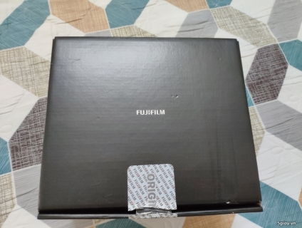 Cần bán: Fujifilm XT100 99% còn BH Chính hãng Nguyễn Kim