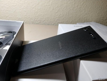 Cần bán: Sony XZ1 (2 SIM) như mới fullbox còn BH dài
