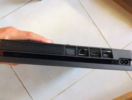 PS4 Slim