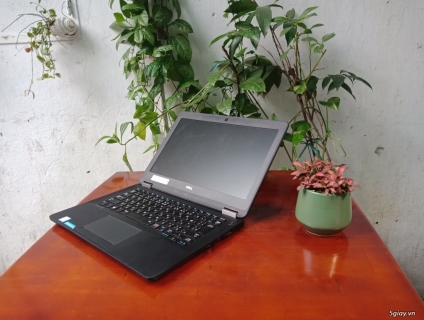 Dell Latitude E7270 (12.5"/ CPU i5 6300/ RAM 8 GB/ 120 GB SSD)