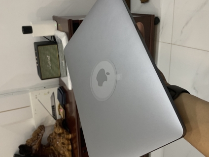 MacBook Pro 2017 MPXT2 đẹp 99% phụ kiện fullbox