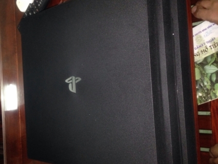 Máy chơi game PS4 Pro full box