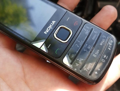 Bán nokia 6700 classic màu đen nguyên zin chính hãng , giá rẻ