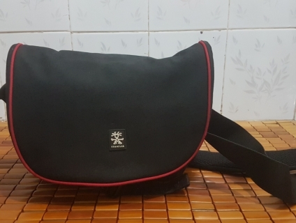 Cần bán: tripod beike + túi crumpler