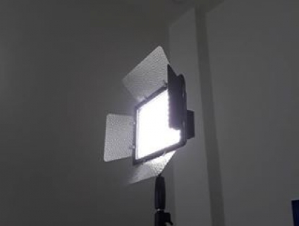 Led youngnuo YN600L fullbox + 2 pin F960/F970