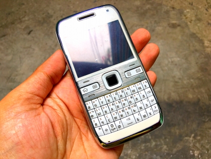 Nokia E72 Zin New, 3G-WiFi pin trâu siêu rẻ 599k. Có giao tới