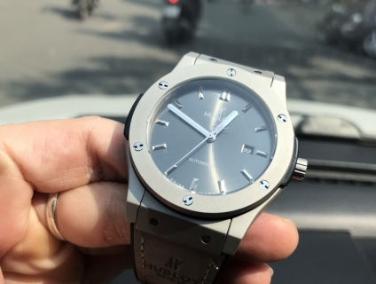 Thanh lý Đồng Hồ Hublot nam Space Grey máy tự động