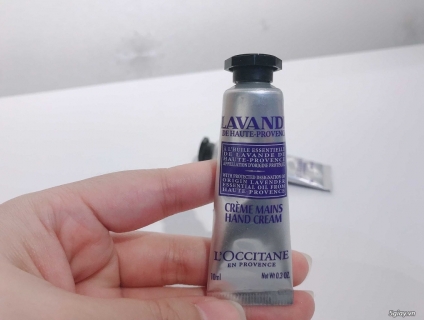 Lên sàn tuýp kem dưỡng da tay hàng Pháp tặng kèm 1 đầm ống sọc hàng nhập ET 23h00 03/03/20