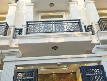 Nhà MT 3 lầu ngay ĐH Luật. Số 17 Đường 11, Hiệp Bình Chánh, Thủ Đức