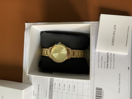 Đồng hồ hàng hiệu chính hãng săn sales tại Anh Karen Miller có Bill