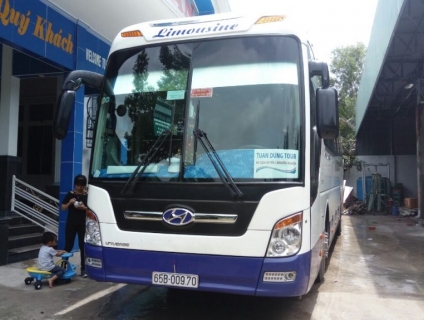 Xe 45 chỗ Đà Nẵng, Huế Universe đời mới