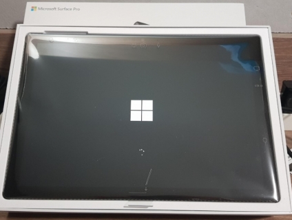 Bán trả góp laptop Microsoft Surface Pro 6 core i5/8/256 đen