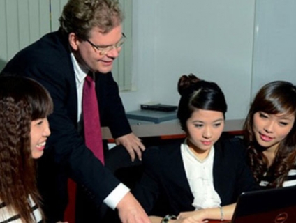 Làm công văn nhập cảnh Việt Nam cho chuyên gia người nước ngoài