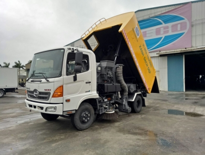 Những thông tin cần thiết nhất về xe quét đường hút bụi