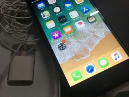 Bán điện thoại iphone 7pls quốc tế 32g màu đen  full chữ