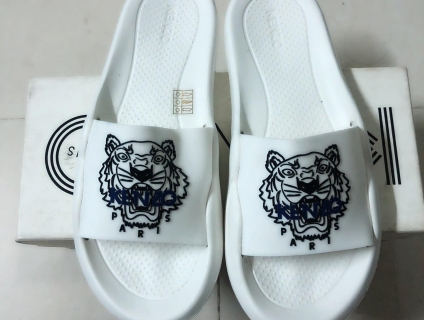 Cần bán đôi dép KENZO Super. ( Mới 100% ).