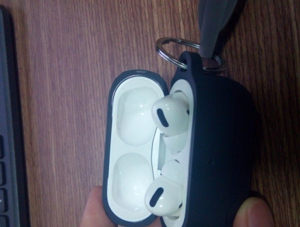 Cần bán airpod pro likenew 99% fullbox giá rẻ