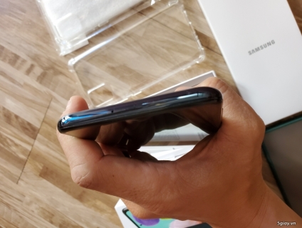 samsung galaxy a51 mua hơn 8tr , xài 2 tháng bán lại 5tr9