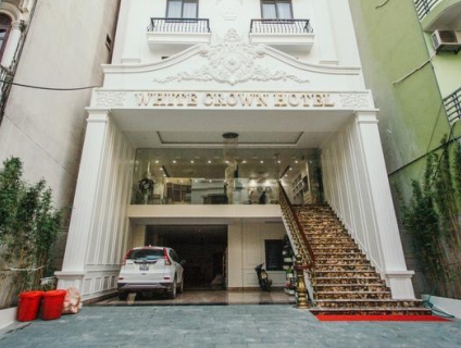 Khách Sạn White Crown Hotel