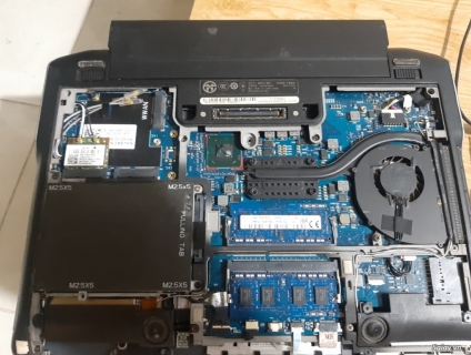 Cần bán : laptop Dell 6220 sạc không vô