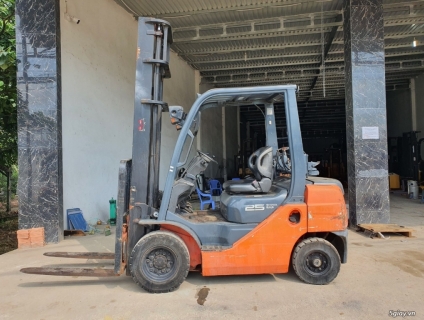 Xe nâng dầu Toyota 32-8FD25