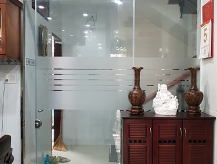 Thế nào là Cửa Lùa Kính Cường Lực 1  Cánh Đứng Chuẩn Chất Lượng