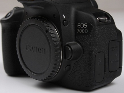 Cần bán : máy ảnh (body) Canon 700d + Lens sigma 17-50 F2.8 for Canon