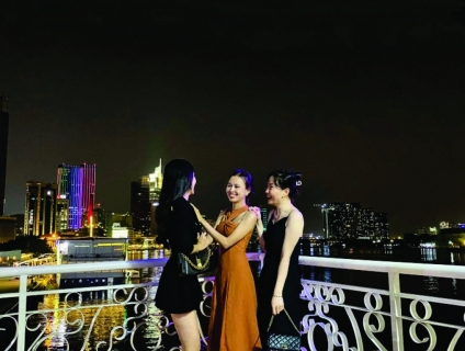 Du Thuyền Sài Gòn là điểm đến check in sang chảnh
