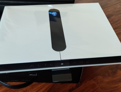 Alienware x15 R1 - i7 11800H 15.6" QHD (2560 x 1440) 400 nits 240Hz 2m