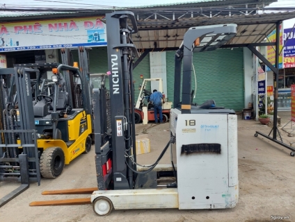 Xe nâng điện đứng Nichiyu Kho Bãi, Kho Đông, Hải Sản