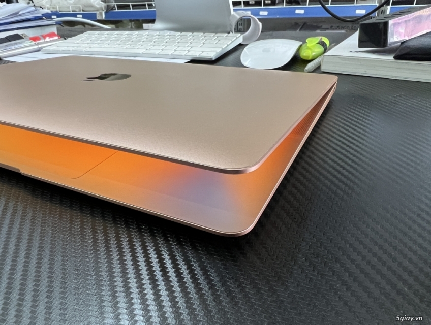 Macbook Air M1 8/512 màu Gold 8 Core GPU Chính hãng Cellphone S FulBox