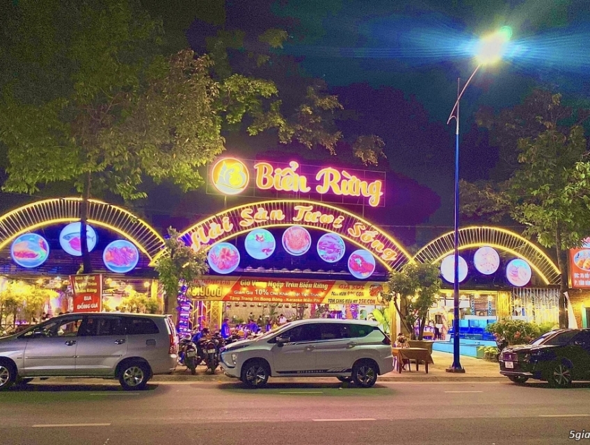 NHÀ HÀNG BIỂN RỪNG