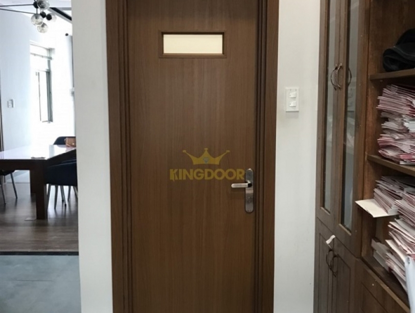 CỬA NHỰA GIẢ GỖ TẠI TPHCM