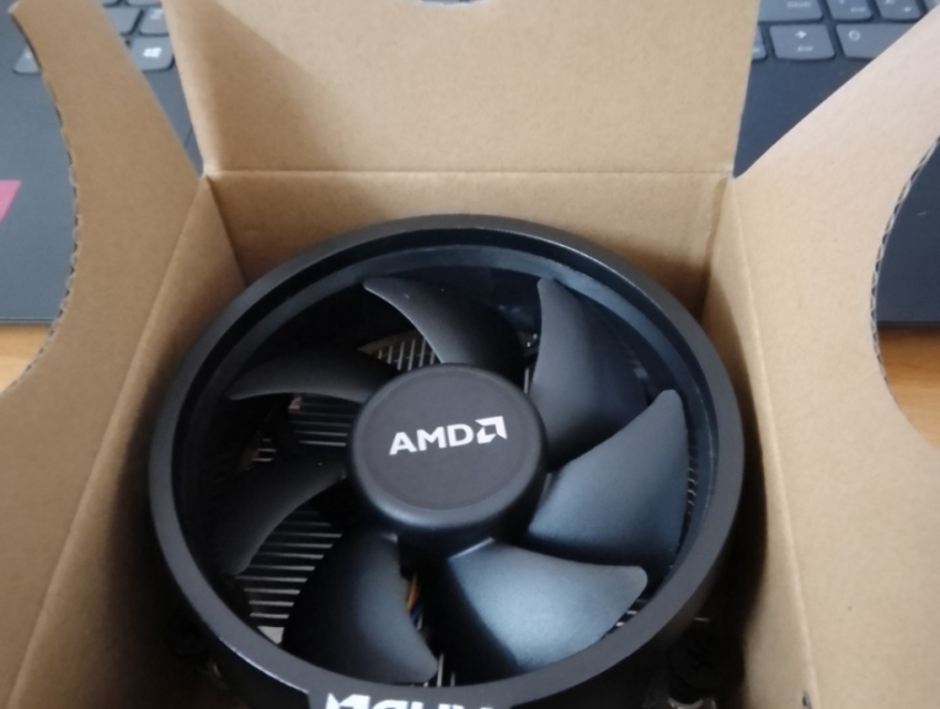 Fan cpu AMD socket AM4,hàng new,keo còn nguyên chưa qua sửdụng,fullbox