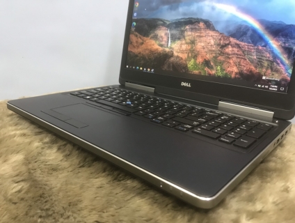 Dell Precision 7520-Cấu hình max-Xeon E3-1535M v6-RAM 16GB-SSD 256GB